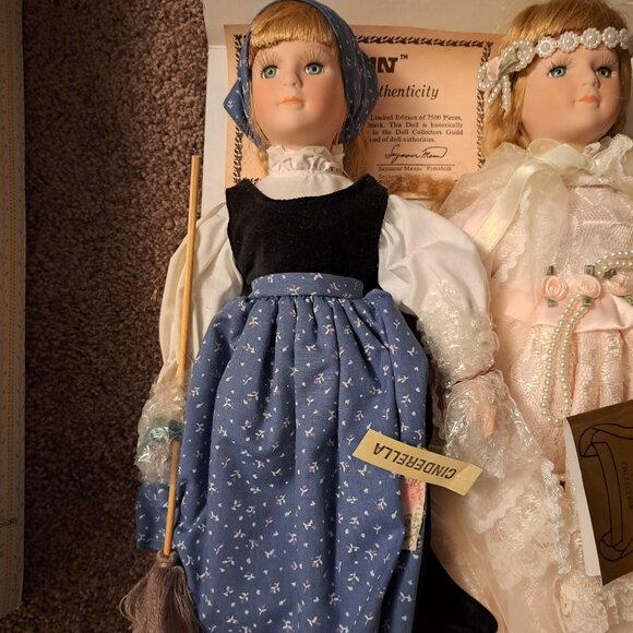 NIB Vintage Seymour Mann Connoisseur Collection doll set featuring 2 dolls - Picture 5 of 12